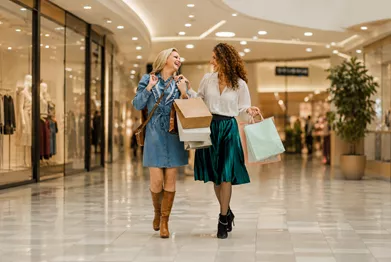Aura Vantage customers enjoys shopping